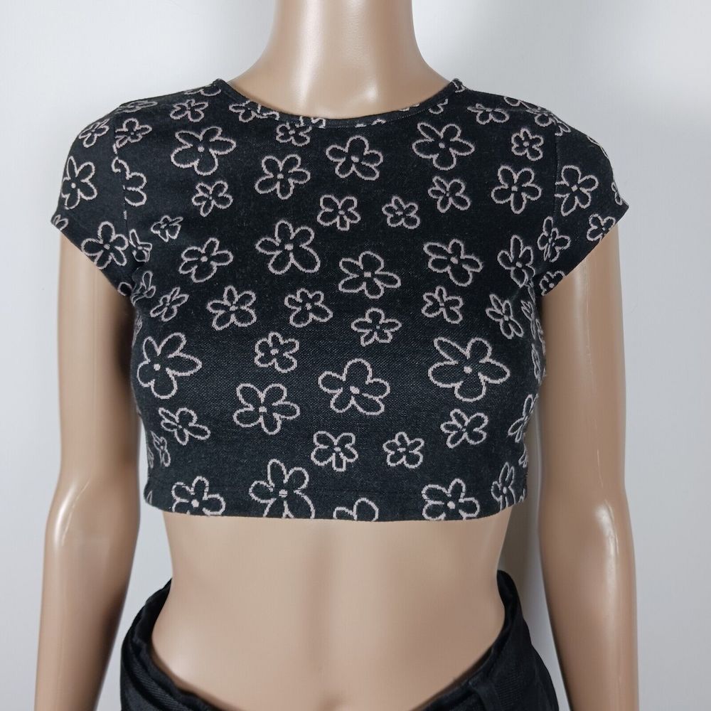 Bershka Crop Knit Top Short Sleeve Open Back Floral Shirt Size XS